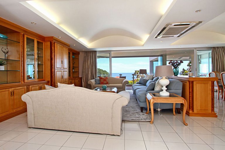 10THE MEADOWS - CAMPS BAY VILLA