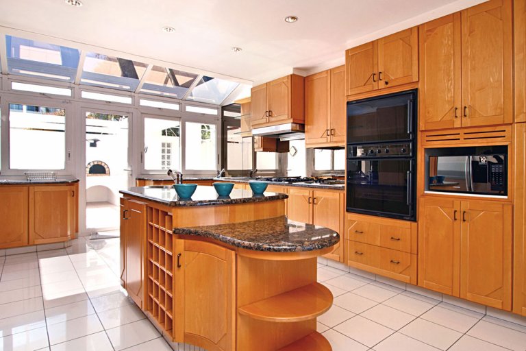 13THE MEADOWS - CAMPS BAY VILLA