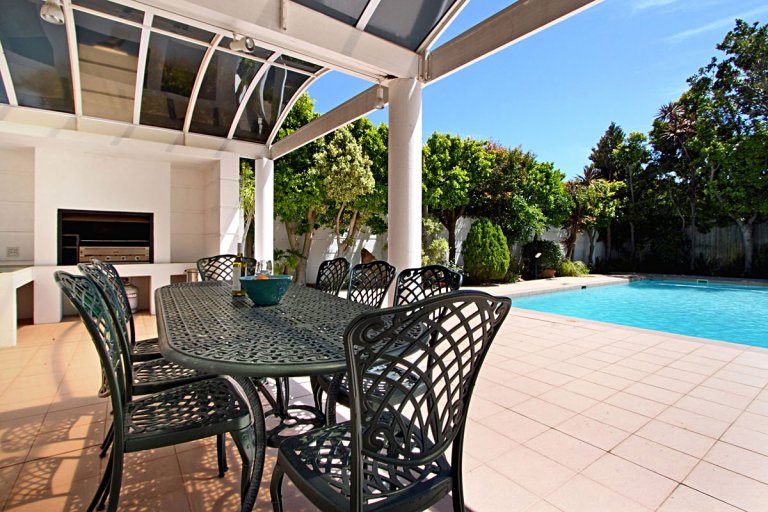 21THE MEADOWS - CAMPS BAY VILLA