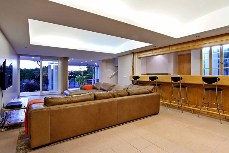 33THE MEADOWS - CAMPS BAY VILLA