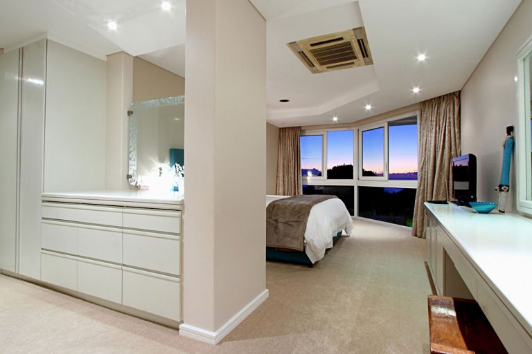 42THE MEADOWS - CAMPS BAY VILLA