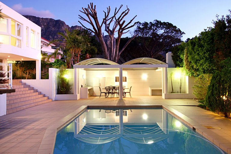 45THE MEADOWS - CAMPS BAY VILLA