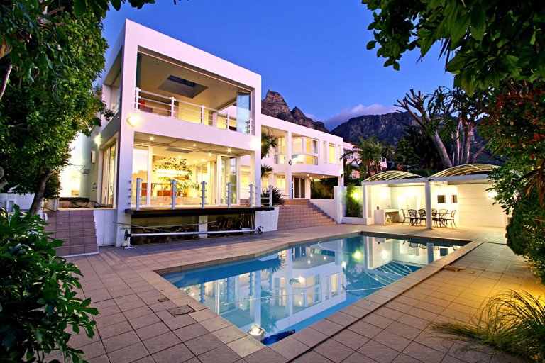 47THE MEADOWS - CAMPS BAY VILLA