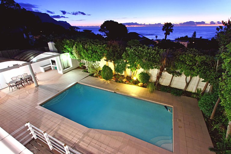 48THE MEADOWS - CAMPS BAY VILLA