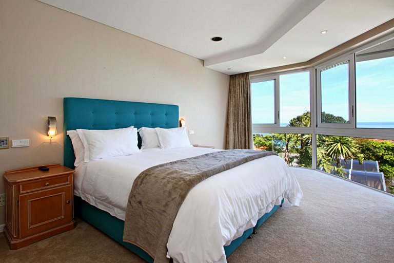 4THE MEADOWS - CAMPS BAY VILLA