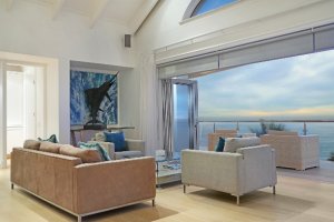 Camps Bay's Finest: Experiencing Upper House's Luxurious Haven