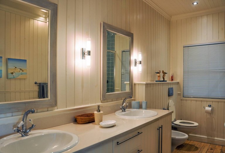 Bathroom 2 - Plett Grace Self Catering Home