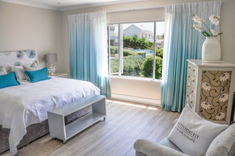 Bedroom 1 - en-suite - family friendly holiday home in the beautiful garden route