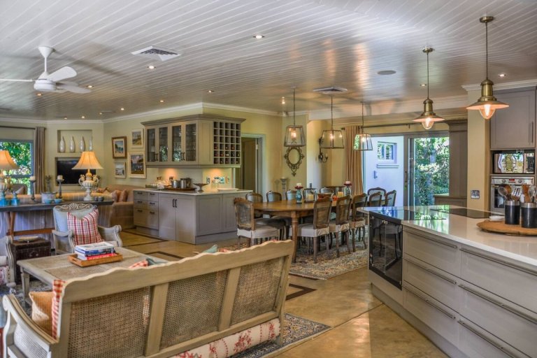 Dining Room and lounge area of family house Plett grace