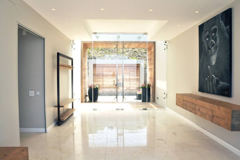 Entrance Hall -The Cliffhanger Villa - Plettenberg - sleeps 10