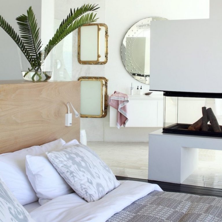 Main-House-main-bedrrom-fire-place-Ezulwini-Clifton--1000x1000