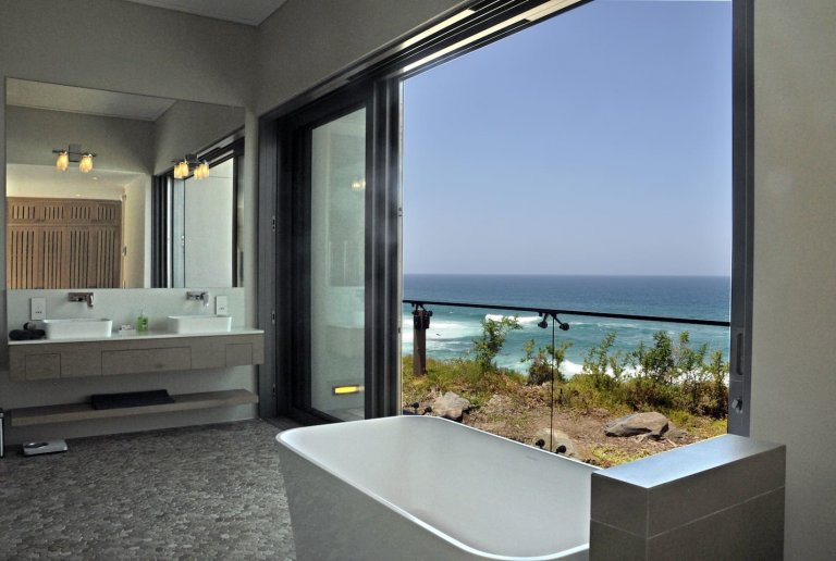 Master Bathroom-The Cliffhanger Villa - Plettenberg Holiday Home