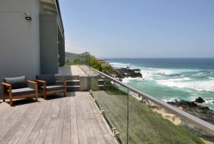 Ocean views-Cliffhnager - 5 Star Accommodation
