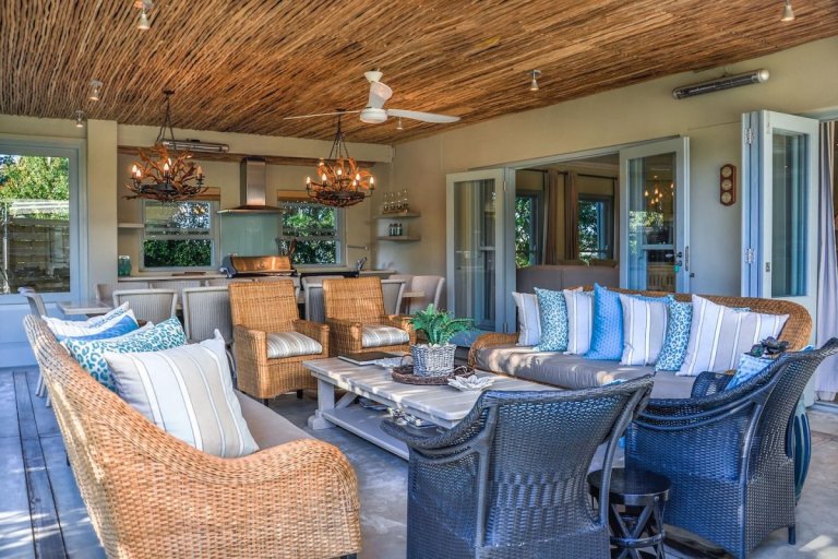 Outdoor Lounge - Plett Grace - Garden Route Accommodation