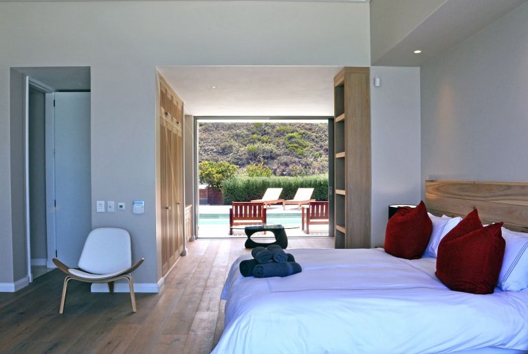 View onto the pool -The Cliffhanger Villa - Plettenberg