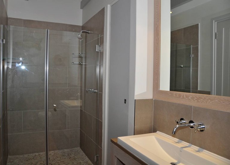 en-suite bedroom1 - plett villa - sleeps 16