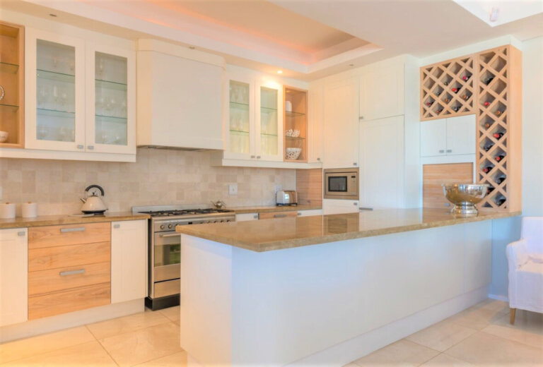 Breathtaking Camps Bay Haven: Unveiling Stern Luxury's Charms