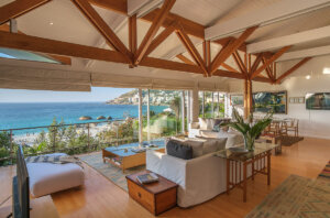 4-Livingroom-and-beach-ocean-view-1122-1-1200x792