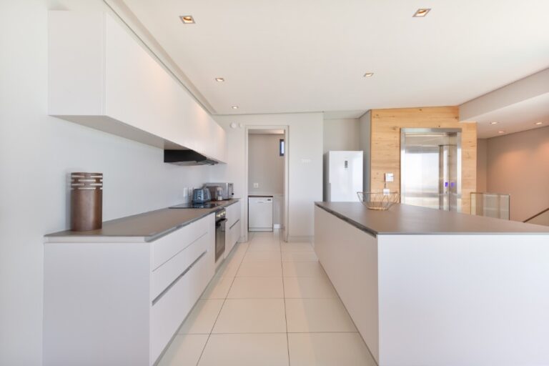 Amara Penthouse in Camps Bay - Stylish Kitchen