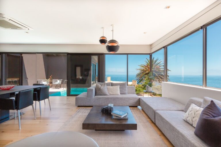 Amara Penthouse in Camps Bay - views of the private pool