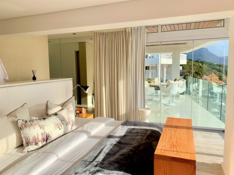 Clifton-Beachfront-Penthouse-3-scaled