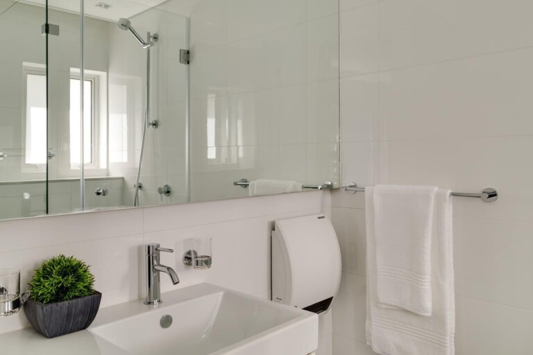Comrie Delight-house-3-bedroom-lower-unit-32726213