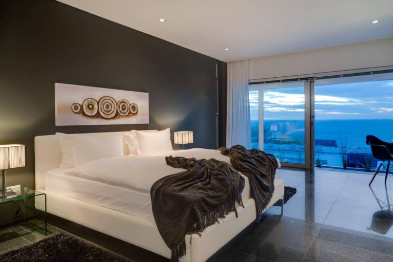 Comrie Delight-house-3-bedroom-lower-unit-32726216
