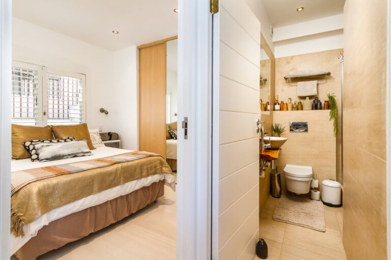 seaview-apartment-versailles-room_01