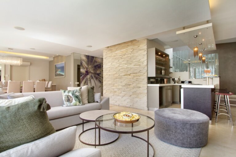Seascape Elegance: Sere Bay Bantry Bay's Panoramic Panache