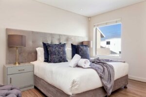 Oceanfront Retreat: Your Gateway to Sere Bay Luxury in Bantry Bay
