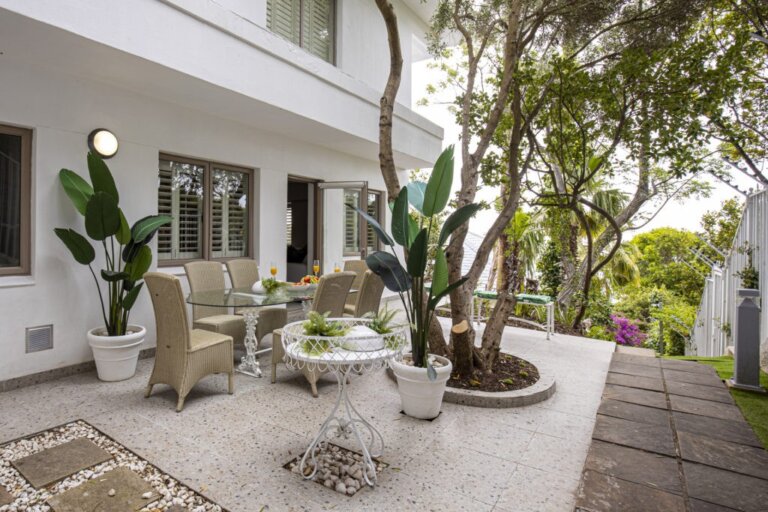 clifton-mansion-villa-apartment_3-1024x683
