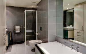 luxury-cape-town-apartment-705-Cape-Royale-Bath