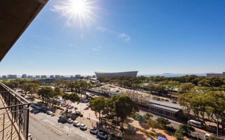 luxury-cape-town-apartment-705-Cape-Royale-View-cape-town-stadium-