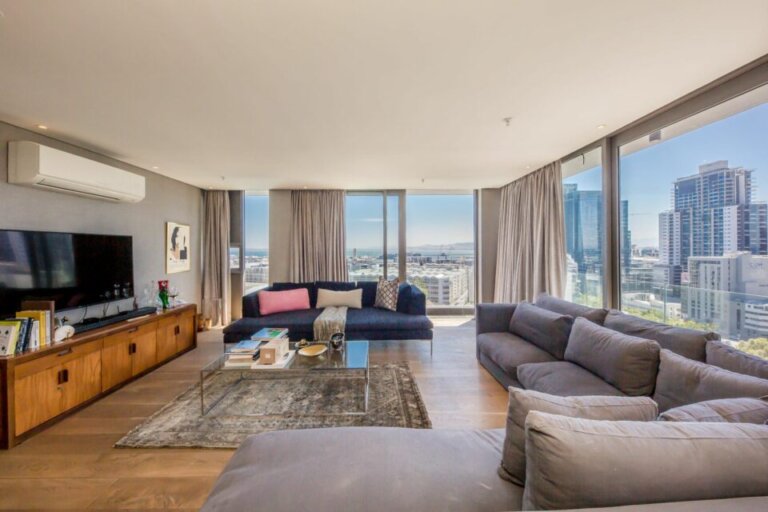 waterfront-lights-waterfront-lights-lounge-304486774-960x640