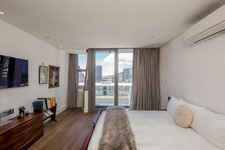 waterfront-lights-waterfront-lights-master-bedroom-tv-304487239-960x640