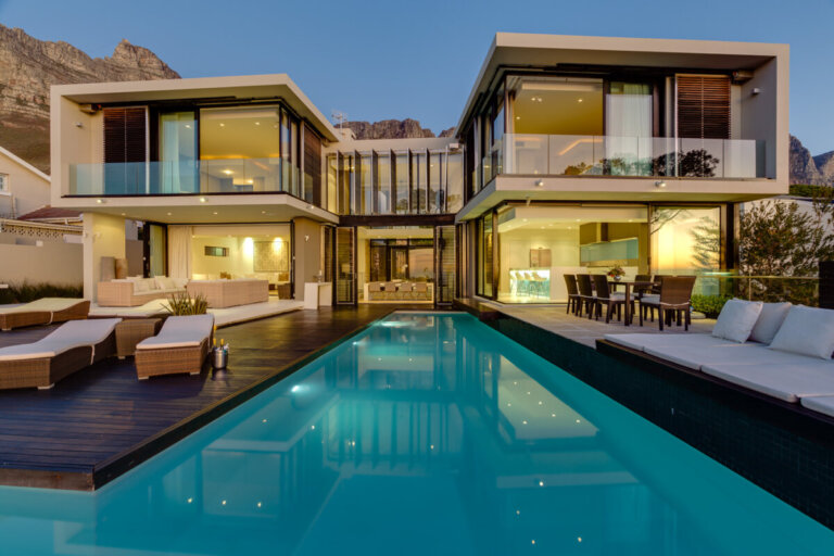 LUXURIOUS CAMPS BAY VILLA RENTAL