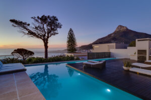 Luxury Villa in Camps Bay - views lions head