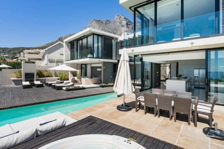 Magnetic Villa - Camps Bay- exterior of the villa