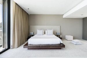 Magnetic Villa - main bedroom