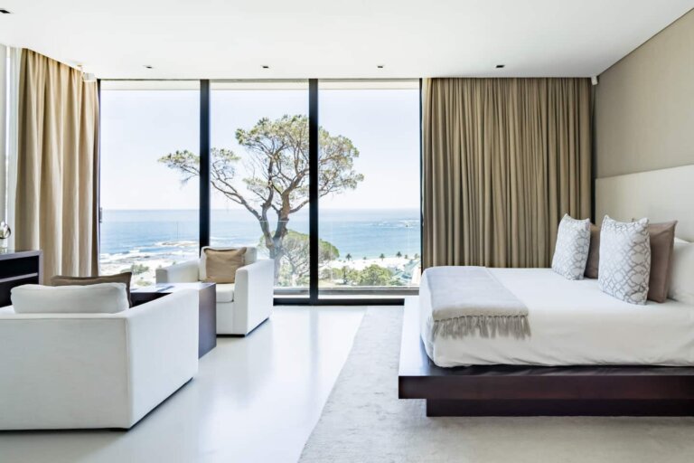 Top Floor -Magnetic Villa