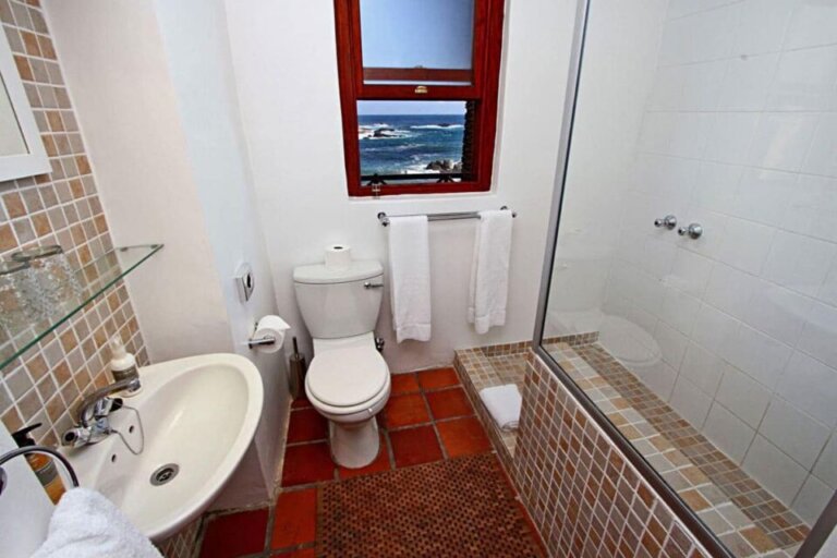camps-bay-terrace-palm-suite-camps-bay-terrace-palm-suite-bathroom-4976816-960x640