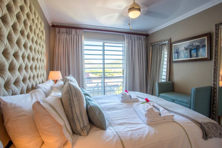 Harbour View - Hout Bay - main bedroom