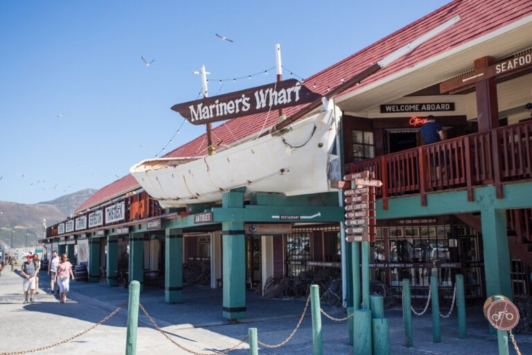 THE BOARDWALK HOUT BAY - mariners wharft