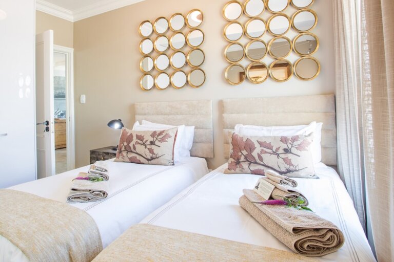 THE BOARDWALK HOUT BAY- twin room