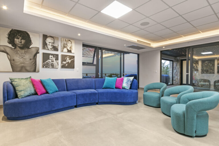 Constantia Mansion - Luxury Villa in Cape Town- entertainment area