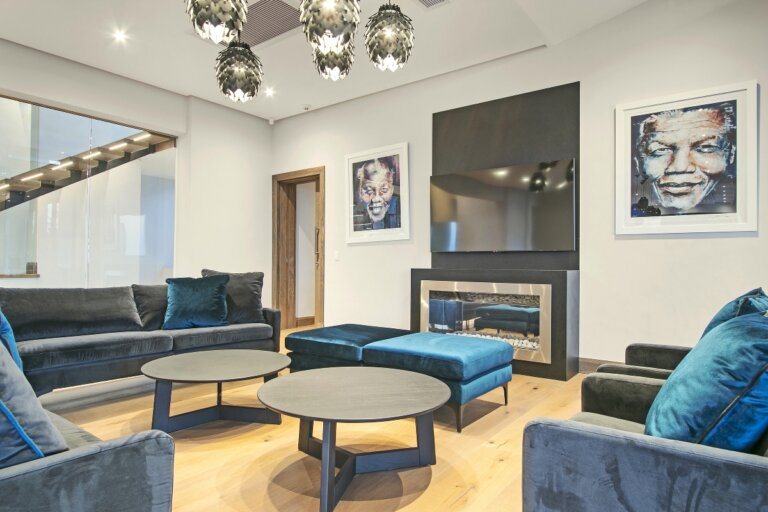 Constantia Mansion - Luxury Villa in Cape Town- lounge