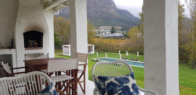 La cotte - Mezzanine Cottage - dining outside