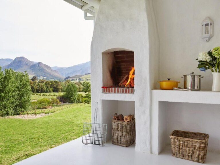 La cotte - Mezzanine Cottage- fire place