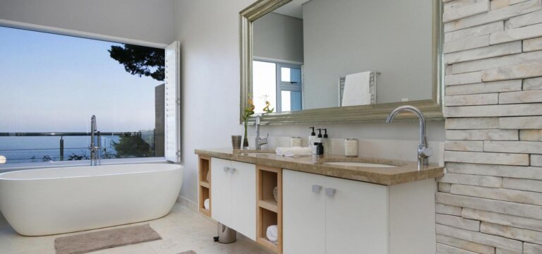 Views Beyond Compare: Sunset Bay Camps Bay's Scenic Escape