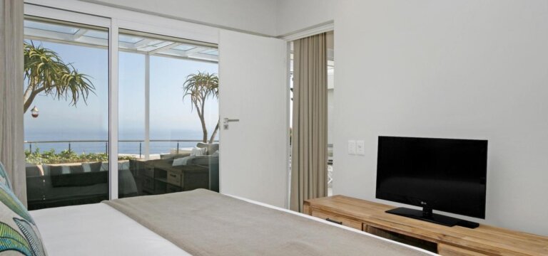 Coastal Retreat: Your Gateway to Sunset Bay Camps Bay